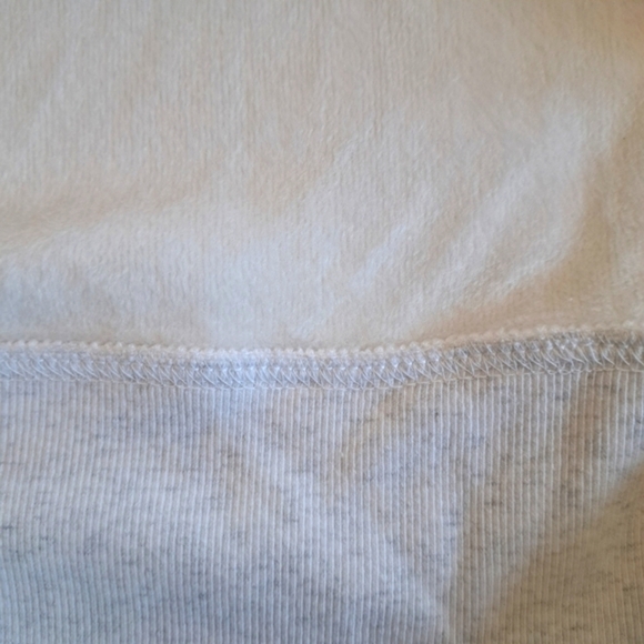 Kirkland Signature Sweatshirt Crewneck Cozy Fleece Lined Medium Light Grey Top - Picture 10 of 12